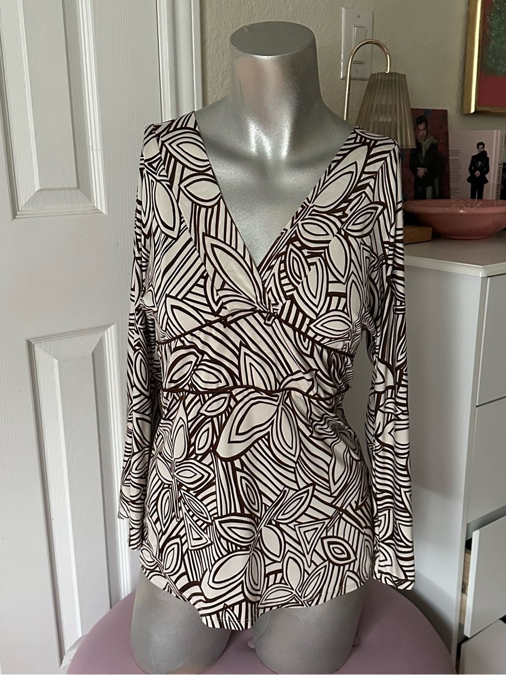 Georgiou Studio Y2K Cream & Brown Floral Abstract Pattern Bell Sleeve Top
